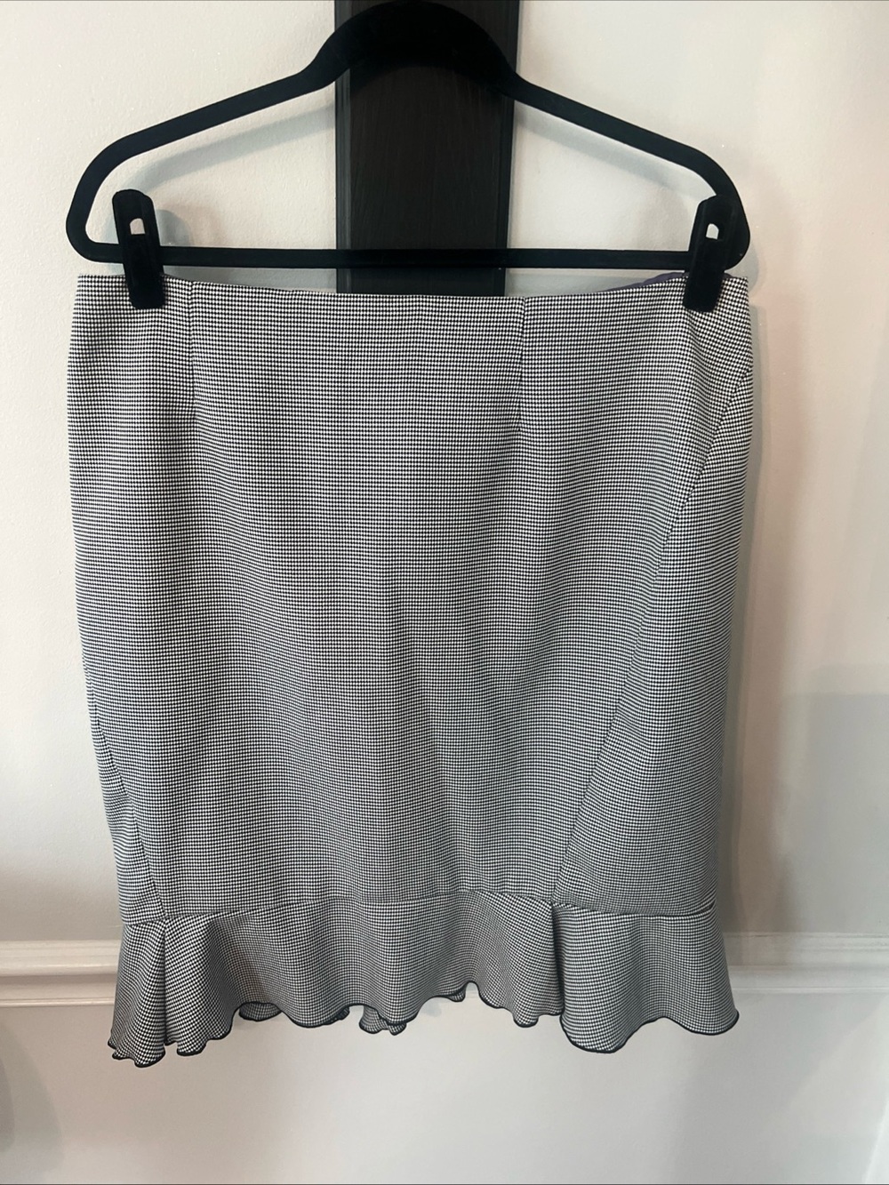 White House Black Market Black & White Ruffle-Hem Skirt